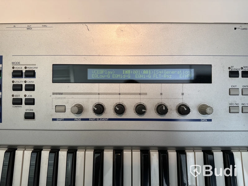 Synthesizer - Yamaha CS6X