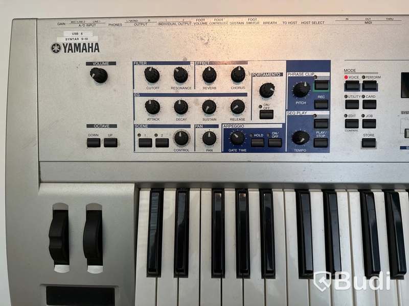 Synthesizer - Yamaha CS6X