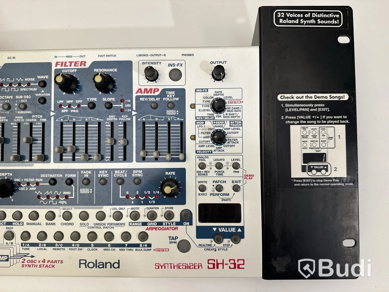 Synthesizer - Roland SH-32