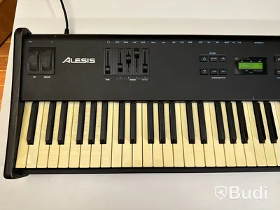 Keyboard - Alesis QS8
