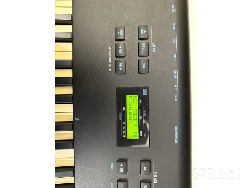 Keyboard - Alesis QS8