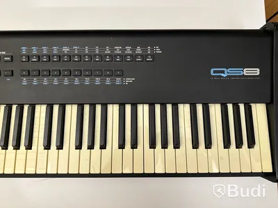 Keyboard - Alesis QS8