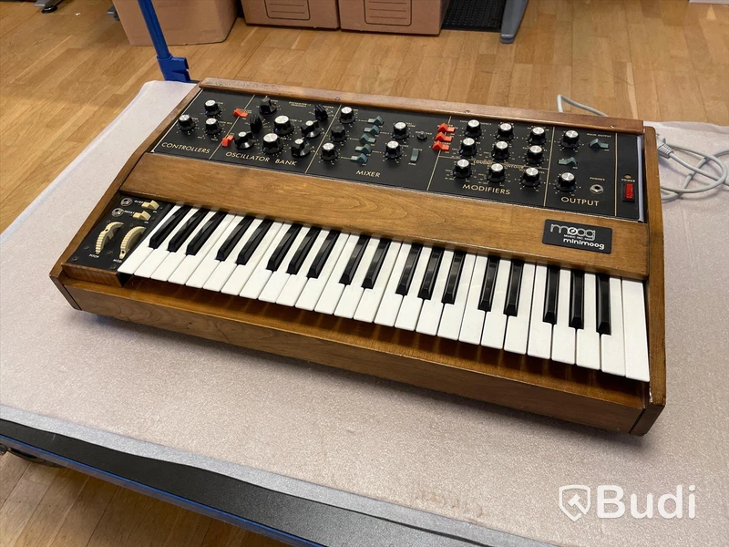 Synthesizer - Moog Minimoog