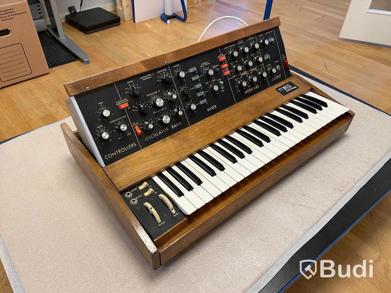 Synthesizer - Moog Minimoog