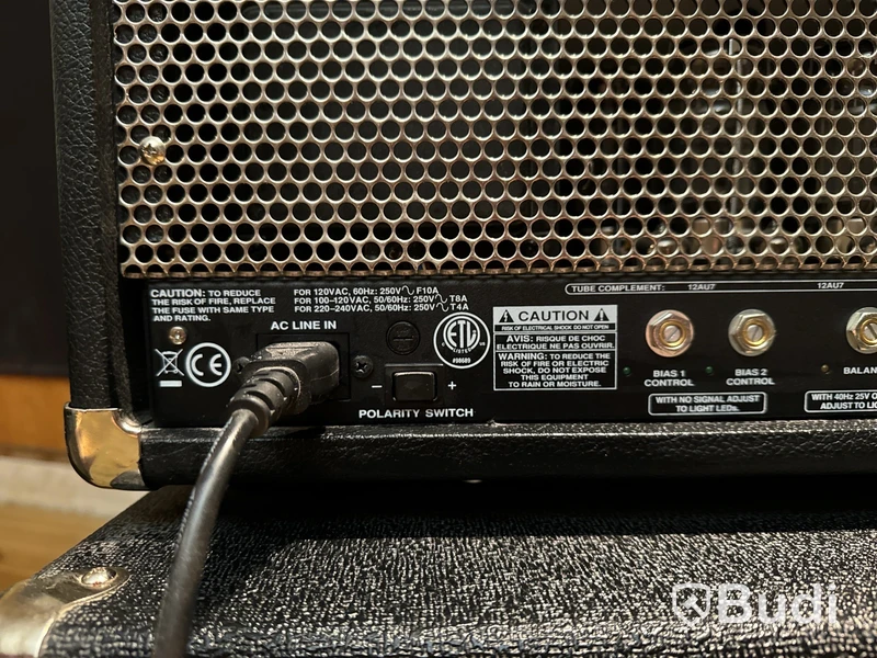 Basförstärkare samt högtalarkabinett - Ampeg SVT-VRU och SVT15E