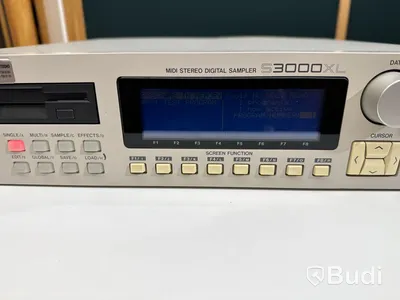 Sampler - Akai S3000XL