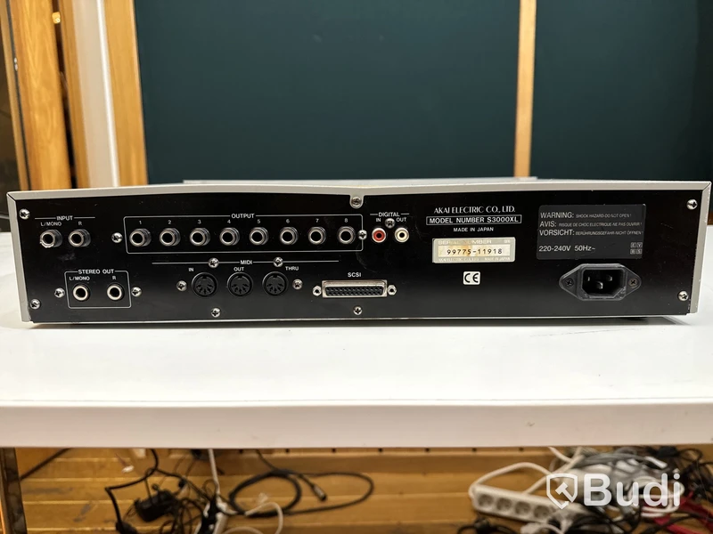 Sampler - Akai S3000XL