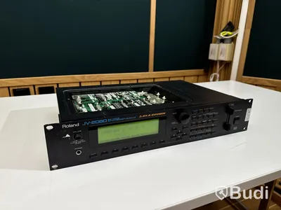 Synthesizer - Roland JV-2080