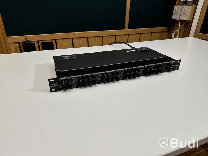 Line mixer - Samson SM10