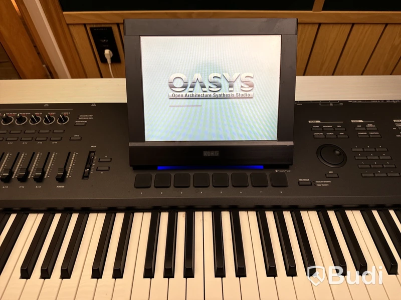 Synthesizer - Korg Oasys