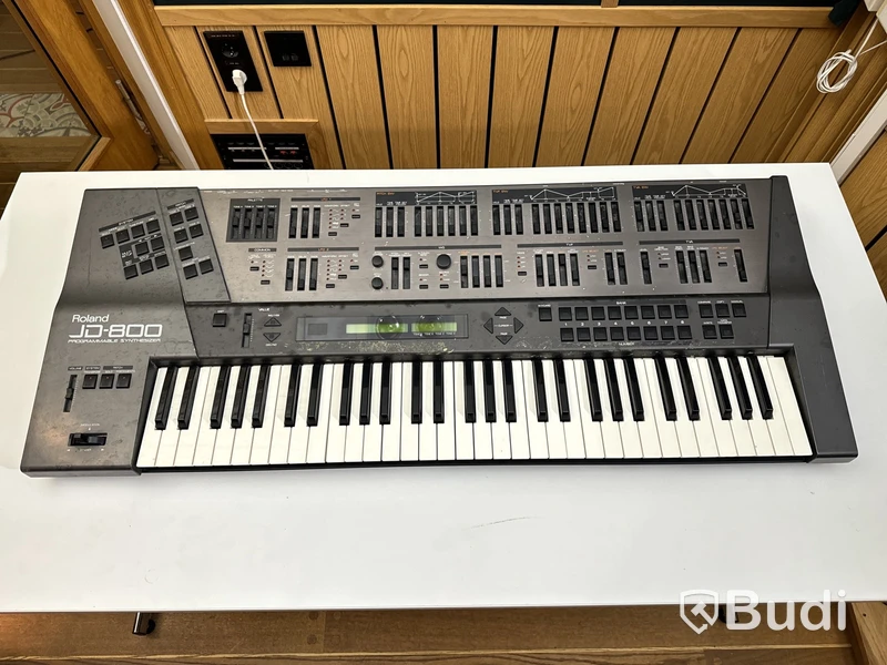 Synthesizer - Roland JD-800