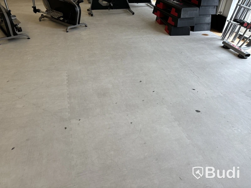 Ca 80 m2 gymgolv