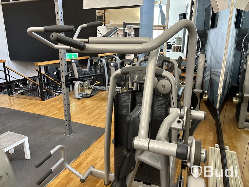 Vertical Traction, TechnoGym