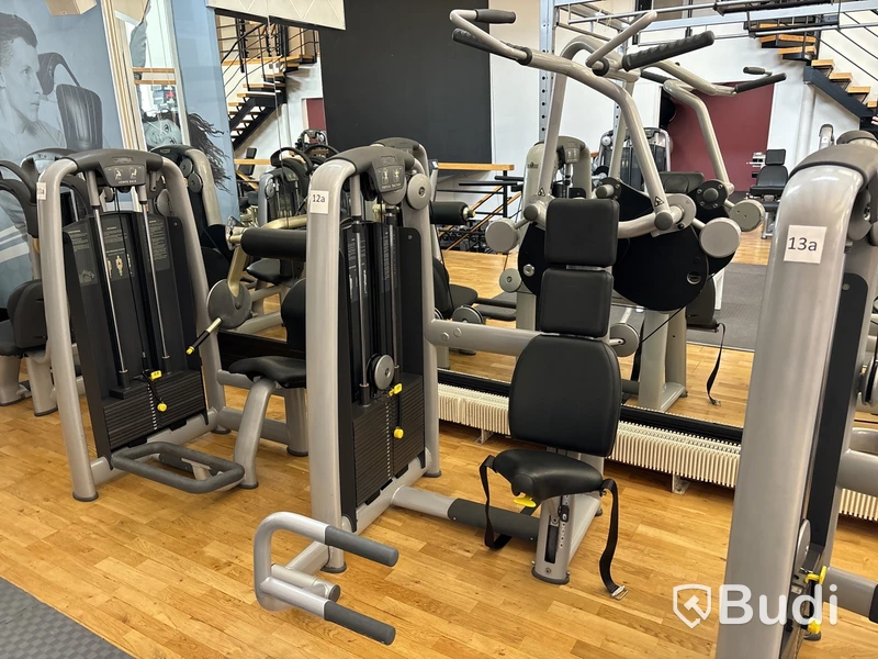 Vertical Traction, TechnoGym