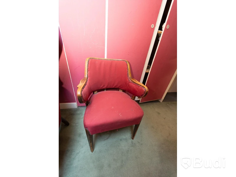 Fåtölj något sliten