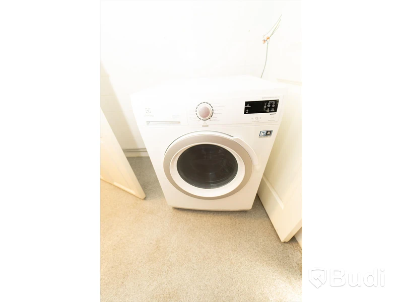 Kombinerad tvättmaskin och torktumlare Electrolux Invertertechnology 1600 RPM