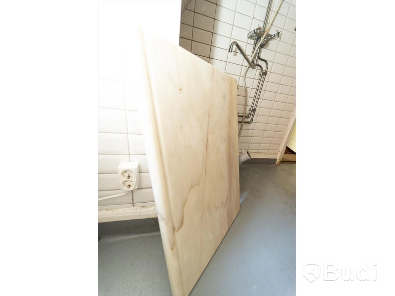 Marmorskivor 2st totalt varav 1st 55x80cm, 1st 100x70