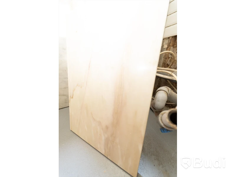 Marmorskivor 2st totalt varav 1st 55x80cm, 1st 100x70