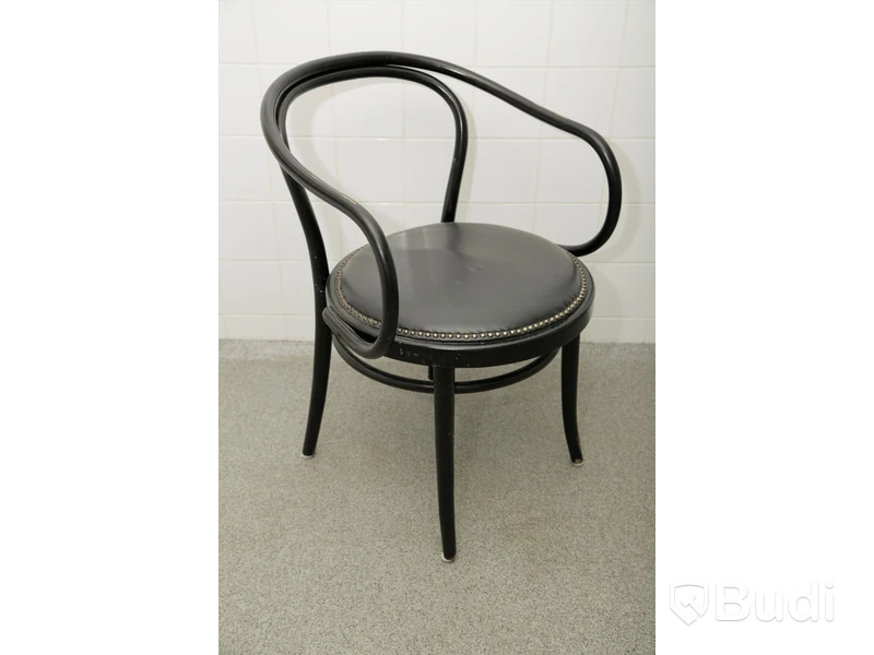 Set om 3 stycken stolar av märket Ton