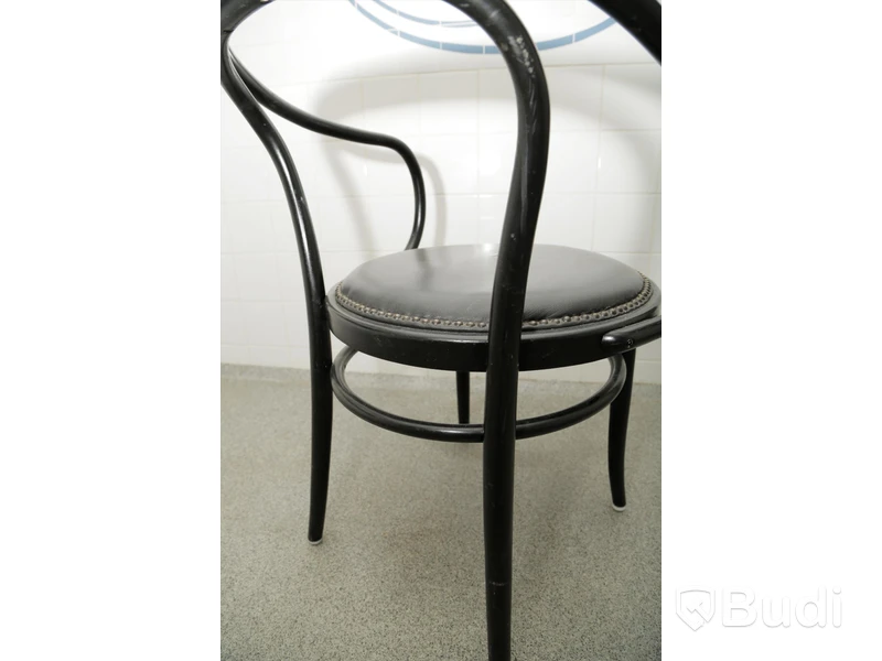 Set om 3 stycken stolar av märket Ton