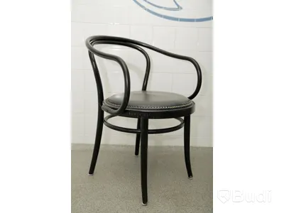 Set om 3 stycken stolar av märket Ton