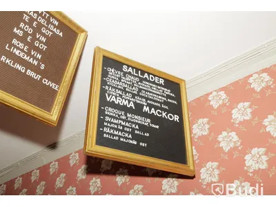 Set om 4 tavlor med bokstäver och siffror