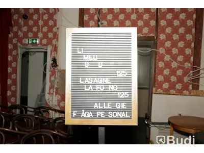 Set om 4 tavlor med bokstäver och siffror