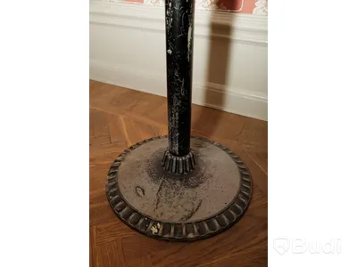 Set om två stycken bord i trä med metallfot