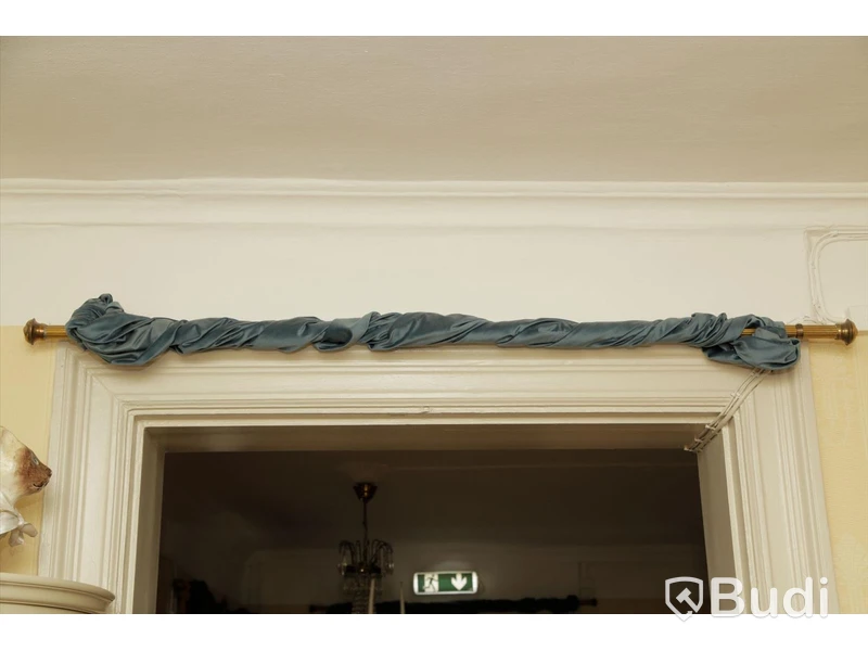 Set med 4 gardinpar för fönster samt 4 stycken för dörr i sammetsliknande tyg