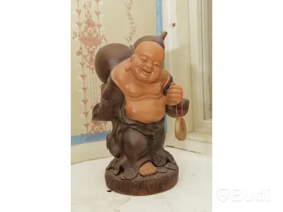 Buddhafigur i trä