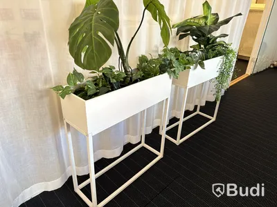 2 st. blomställ med plastväxter