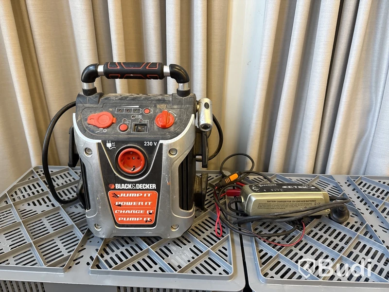Batteribooster & laddare Ctek MXS 10 & Black&Decker