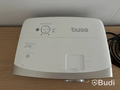 Projektor Benq W2000