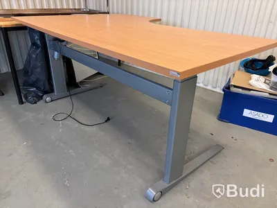 Skrivbord och stol (Parti)