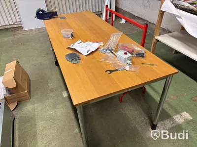 6 st hyllor & bänk med skruvstycke