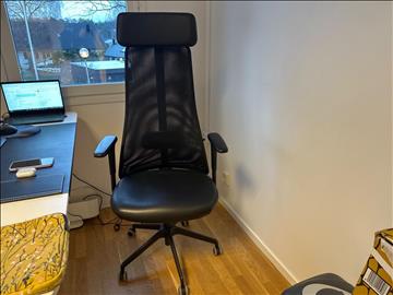 Kontorsstol med armstöd