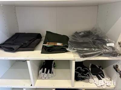 5 st skåp med innehåll