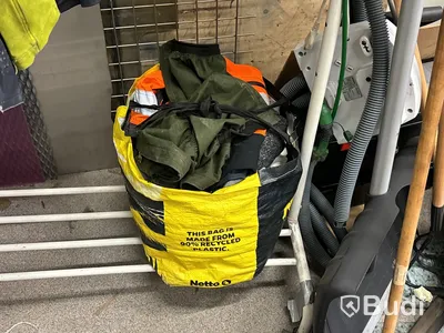 Parti begagnade skyddskläder