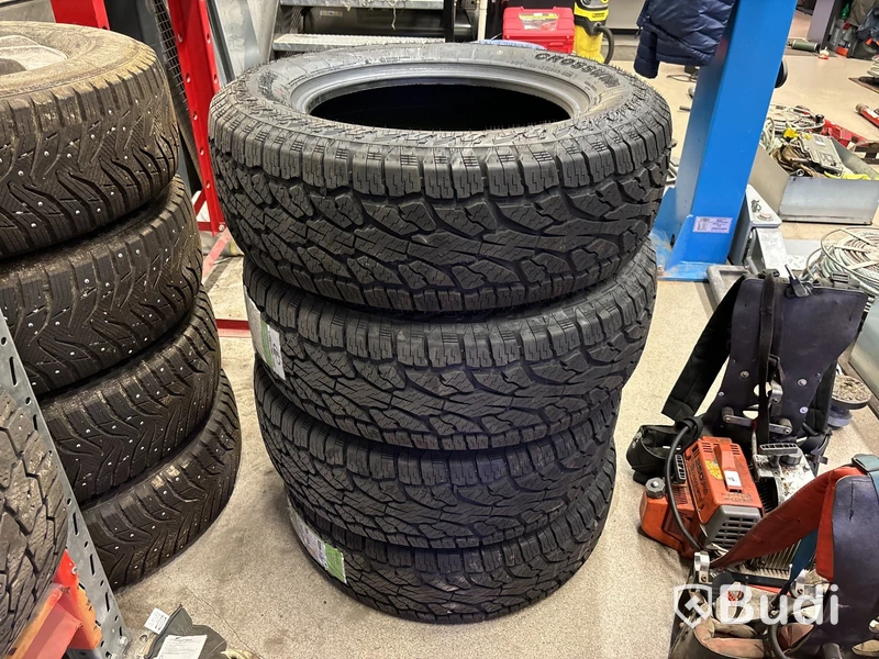 4 st nya däck Linglong Crosswind 245/65R17 M+S