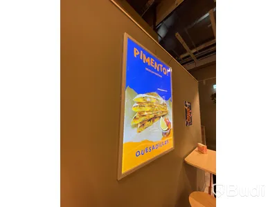 Affischhållare belyst