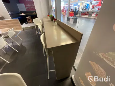 Fönster bord med 4st barstolar