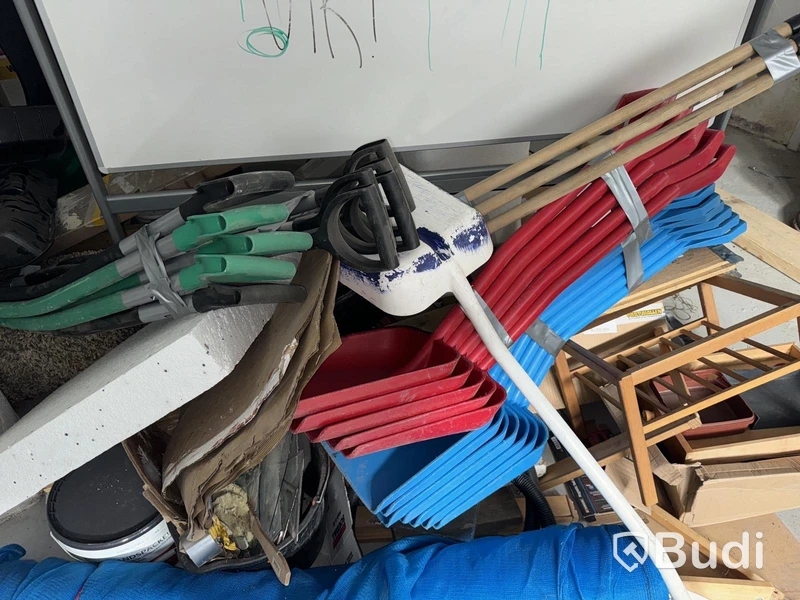 25 st spadar/skyfflar i olika modeller