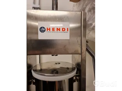 Hendi Sausage Filler 7 liter, korvfyllningsmaskin i rostfritt stål