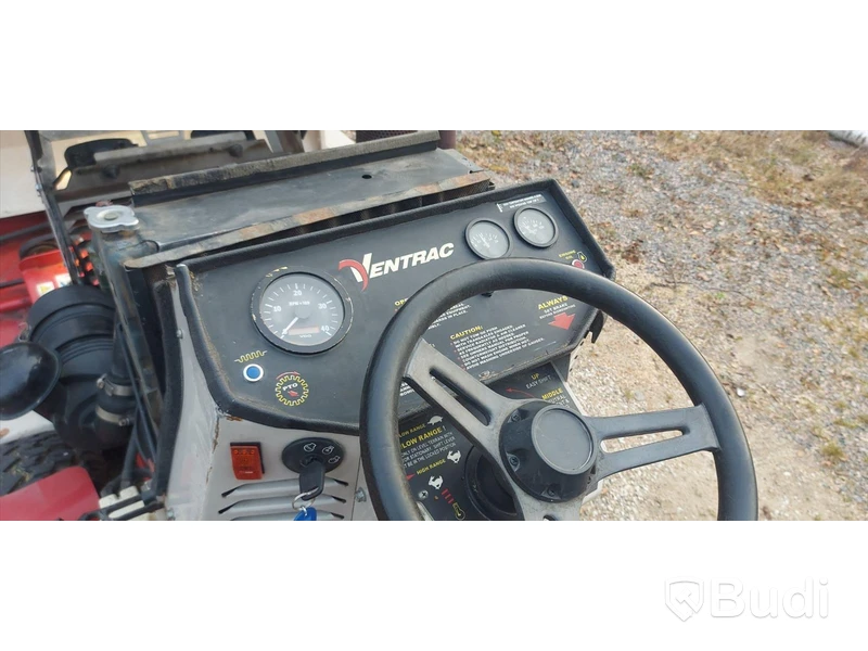 Redskapsbärare Ventrac 4200, 4-WD, -2011 med klippaggregat