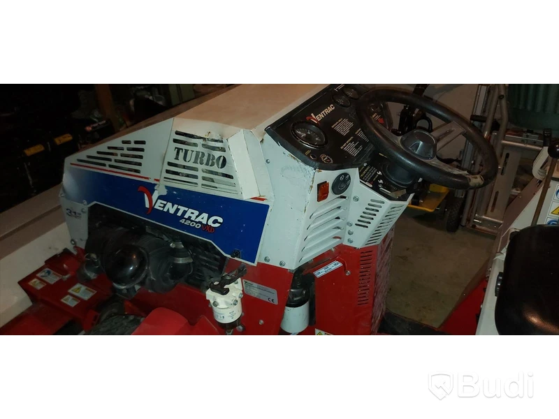 Redskapsbärare Ventrac 4200, 4-WD, -2011 med klippaggregat