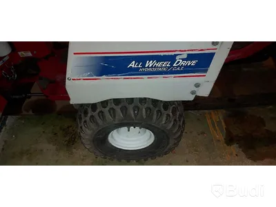 Redskapsbärare Ventrac 4200, 4-WD, -2011 med klippaggregat