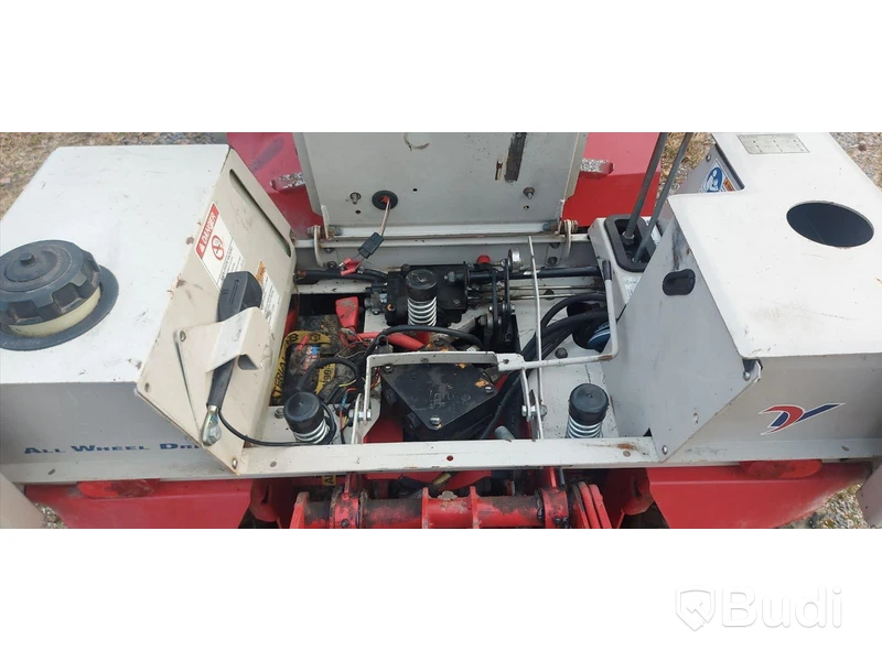 Redskapsbärare Ventrac 4200, 4-WD, -2011 med klippaggregat