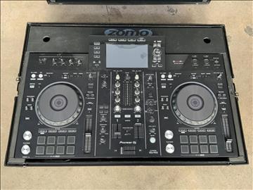 DJ bord. Pioneer XDJ-RX2