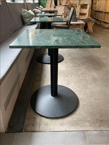 Café bord, grön marmor. 60x60x74cm 
