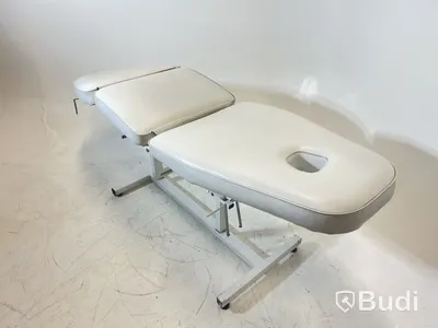 Behandlingsstol för tatuering, med ansikthål